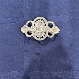 NWOT Elegant Silver Hair Barrette